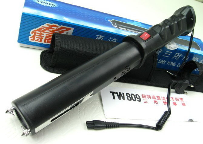 809中長(cháng)型高壓電擊棍